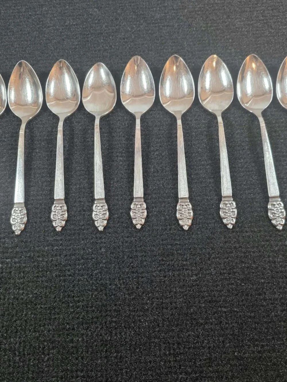 ONEIDACRAFT DELUXE STAINLESS FLATWARE SET SERVING SPOONS NORDIC CROWN 41 PCS